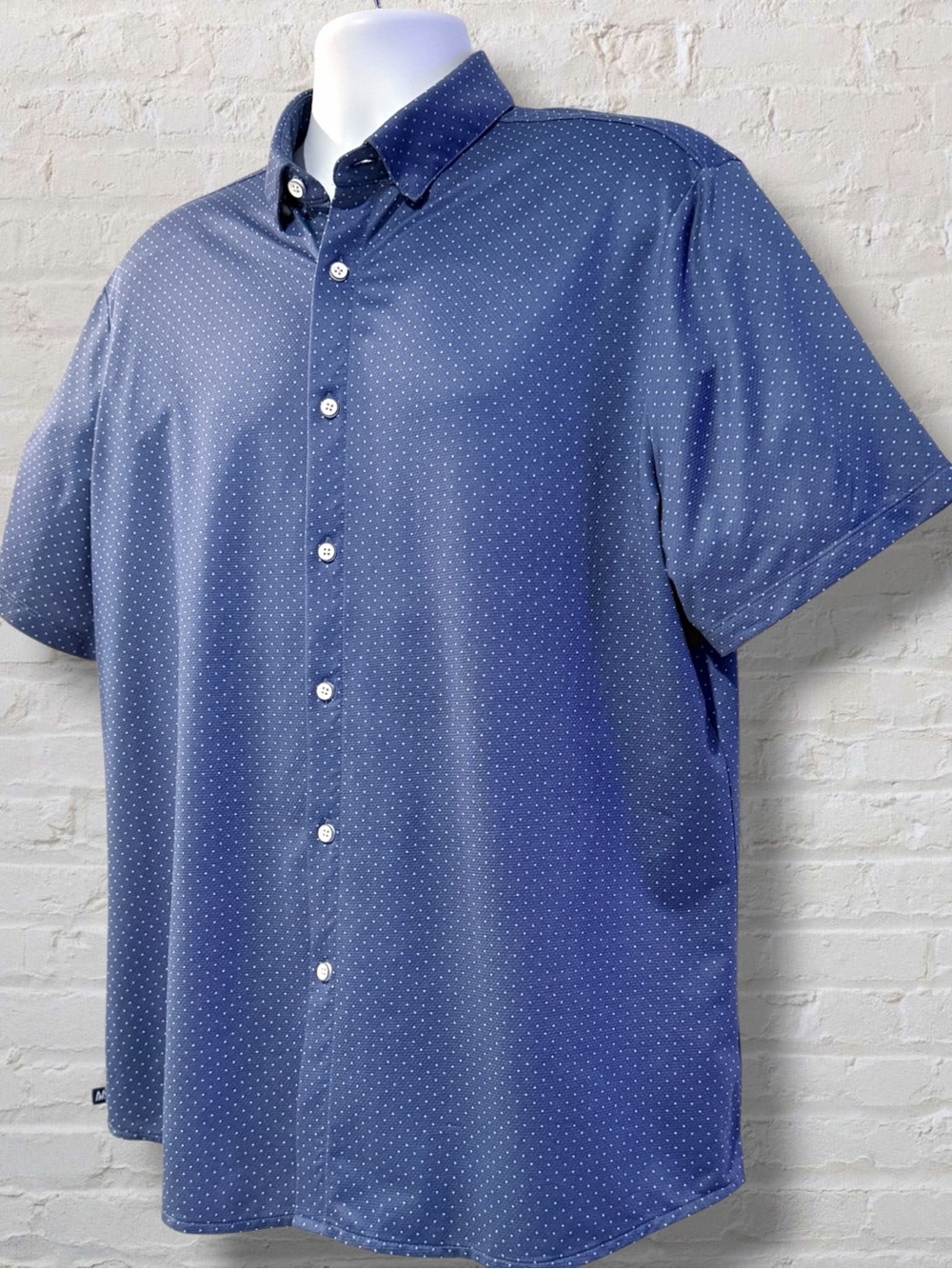 Mizzen+Main Classic Fit Short Sleeve Button Down Shirt size Large Blue Polka